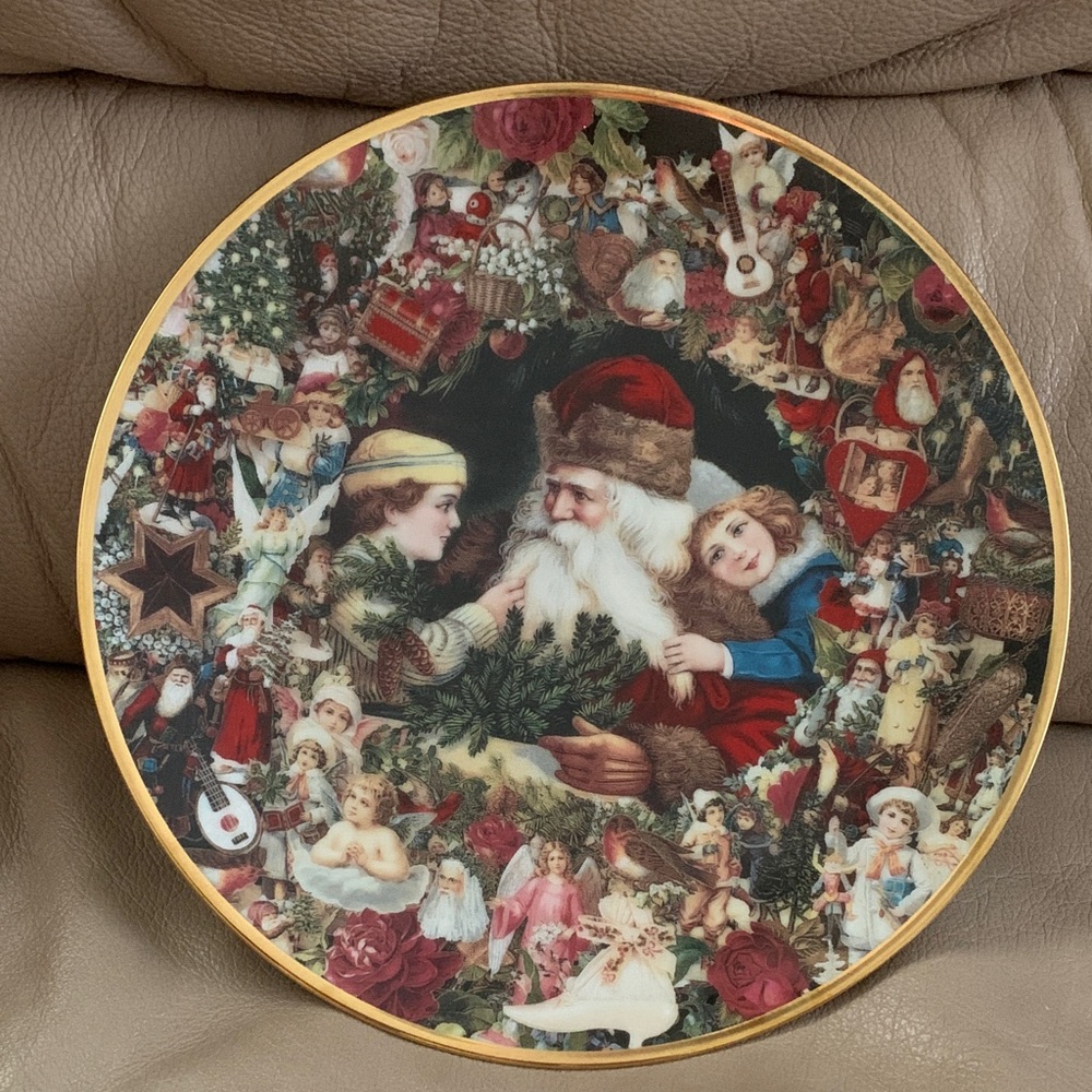 Festive Santa Decorative Plate with Gold Trim